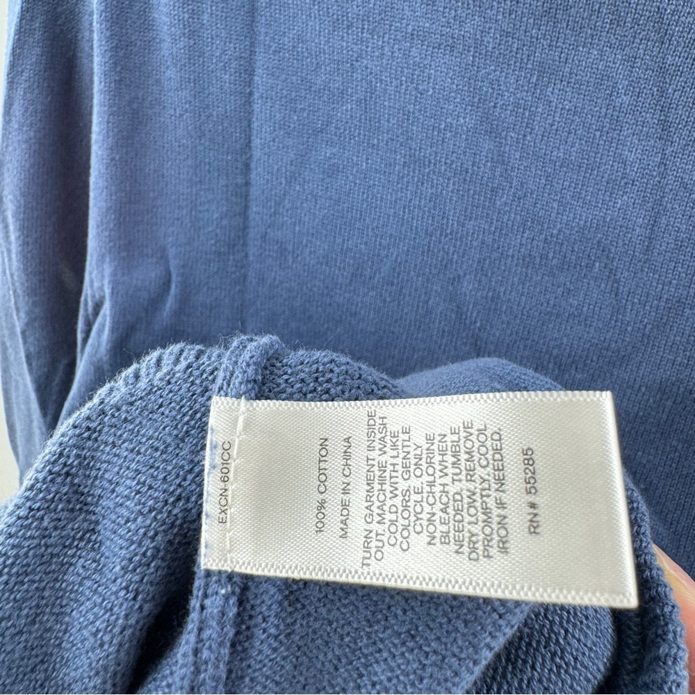 Express Men’s Blue V-Neck Sweater Size Medium Classic Knit - Picture 6 of 7
